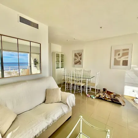 Private Beachfront In アパート