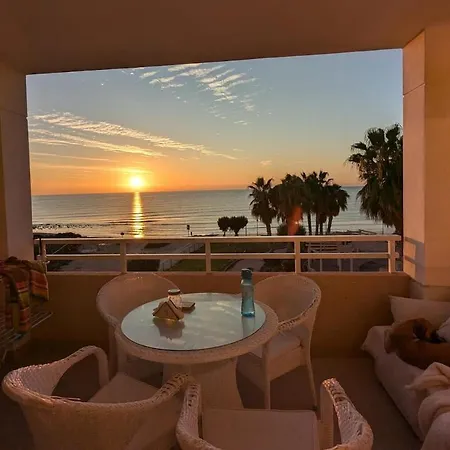 アパート Private Beachfront In *