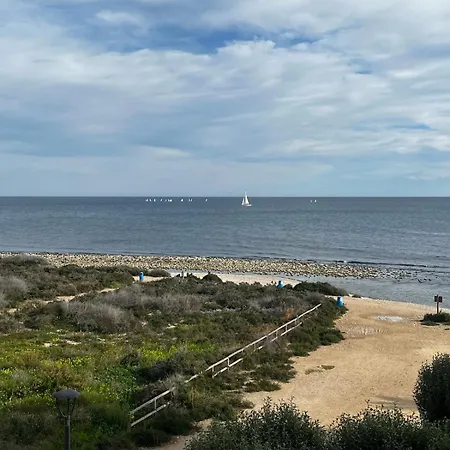 Private Beachfront In アパート