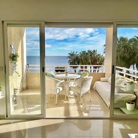 アパート Private Beachfront In アリカンテ