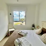 شقة Private Beachfront In
