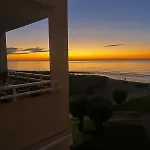 Private Beachfront In شقة لقنت